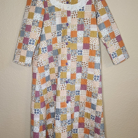 Vintage Handmade Robe Patchwork Pink and Blue Cottage Core Grandma - Picture 3 of 8